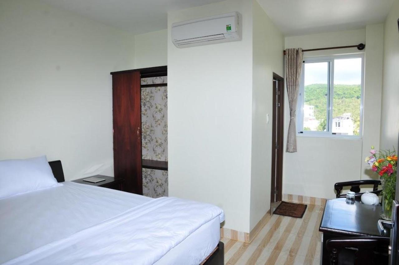 Tung Huong Hotel Дуонг-Донг Экстерьер фото